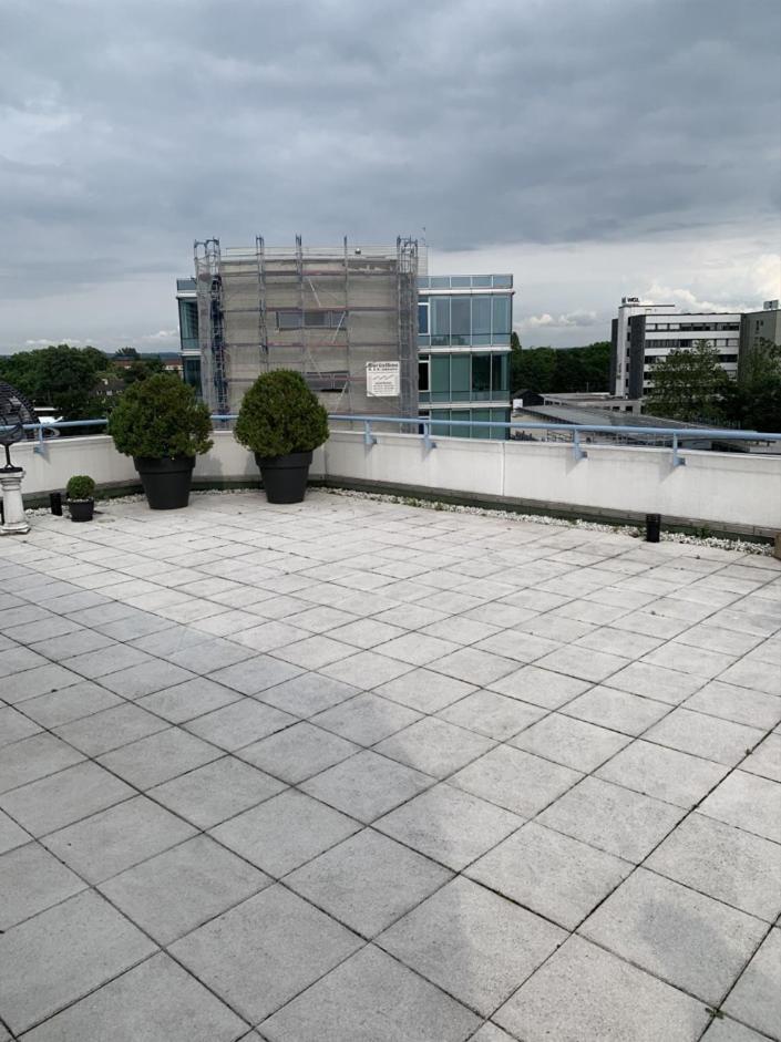 לברקוסן Im Herzen Von Wiesdorf- Blick Auf Das Bayer-Kreuz -Appartement Mit 2 Schlafzimmern-Fuer 3 Personen -Zentral Gelegen - Friedrich Ebert Platz 5A , 4Te Etage - Dachterrasse Und Sauna - Kaution Pflicht - מראה חיצוני תמונה