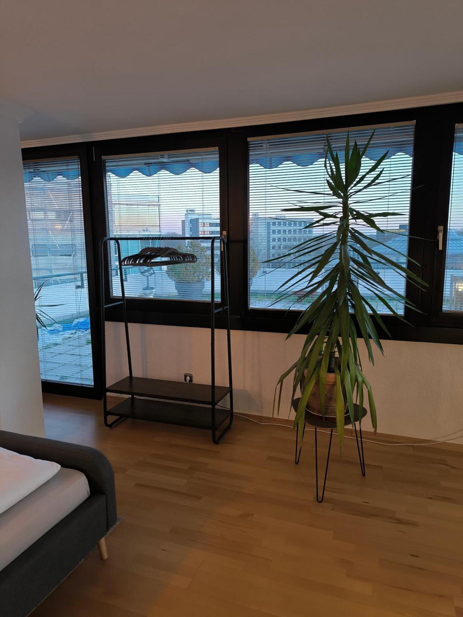 לברקוסן Im Herzen Von Wiesdorf- Blick Auf Das Bayer-Kreuz -Appartement Mit 2 Schlafzimmern-Fuer 3 Personen -Zentral Gelegen - Friedrich Ebert Platz 5A , 4Te Etage - Dachterrasse Und Sauna - Kaution Pflicht - מראה חיצוני תמונה