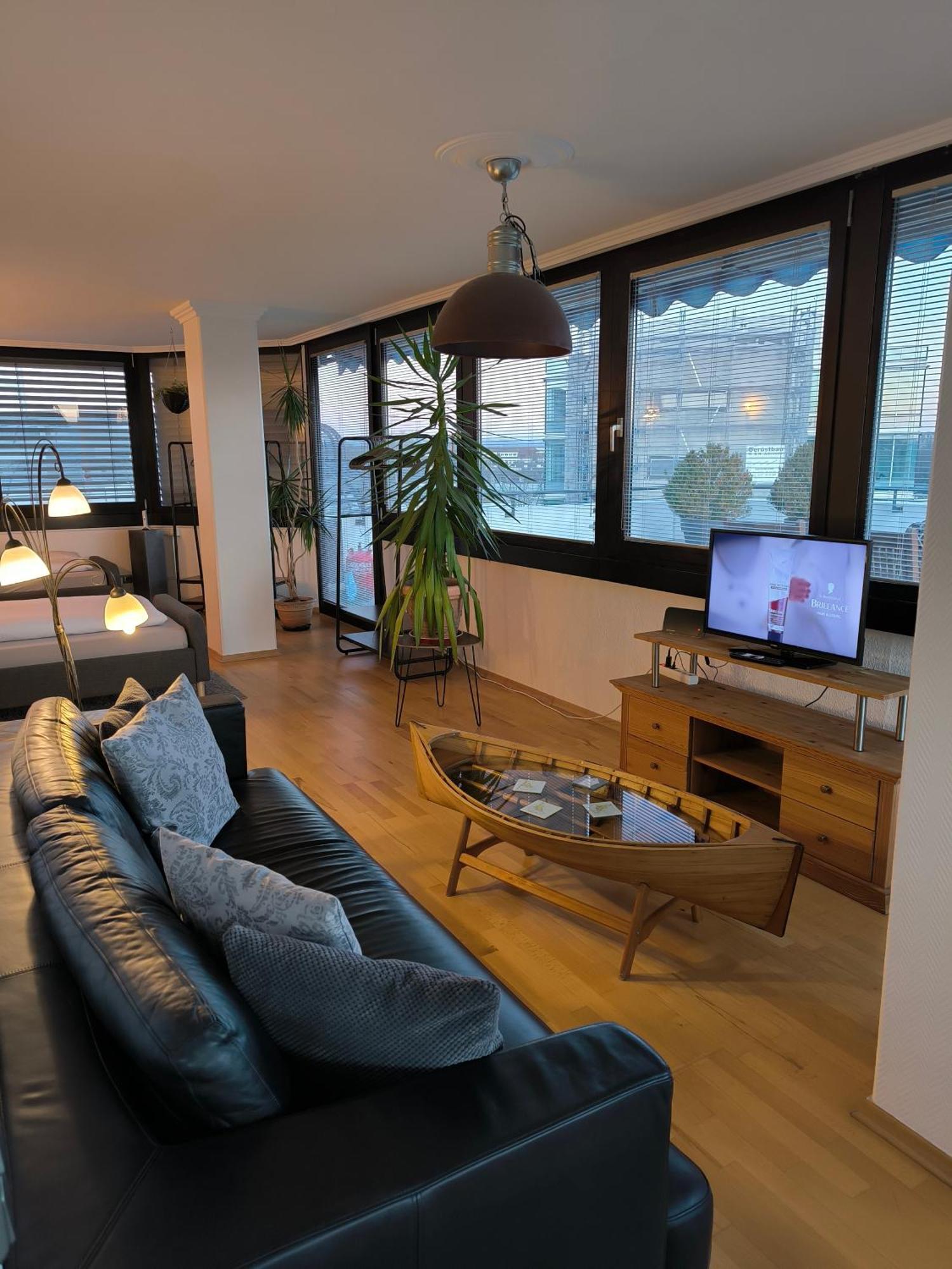 לברקוסן Im Herzen Von Wiesdorf- Blick Auf Das Bayer-Kreuz -Appartement Mit 2 Schlafzimmern-Fuer 3 Personen -Zentral Gelegen - Friedrich Ebert Platz 5A , 4Te Etage - Dachterrasse Und Sauna - Kaution Pflicht - מראה חיצוני תמונה
