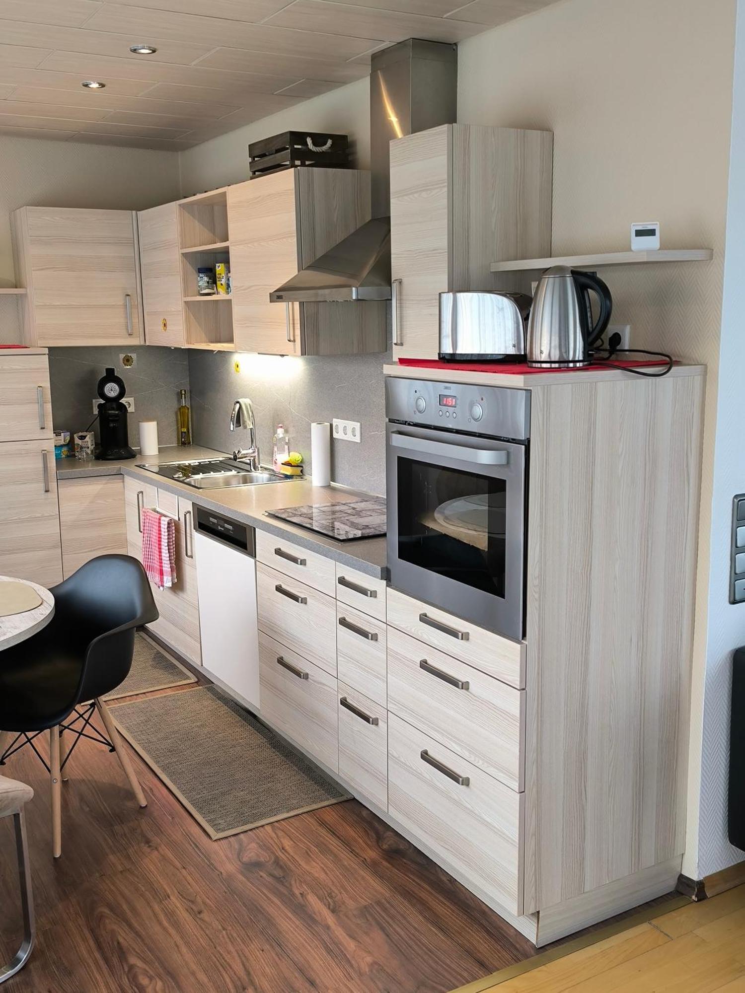 לברקוסן Im Herzen Von Wiesdorf- Blick Auf Das Bayer-Kreuz -Appartement Mit 2 Schlafzimmern-Fuer 3 Personen -Zentral Gelegen - Friedrich Ebert Platz 5A , 4Te Etage - Dachterrasse Und Sauna - Kaution Pflicht - מראה חיצוני תמונה